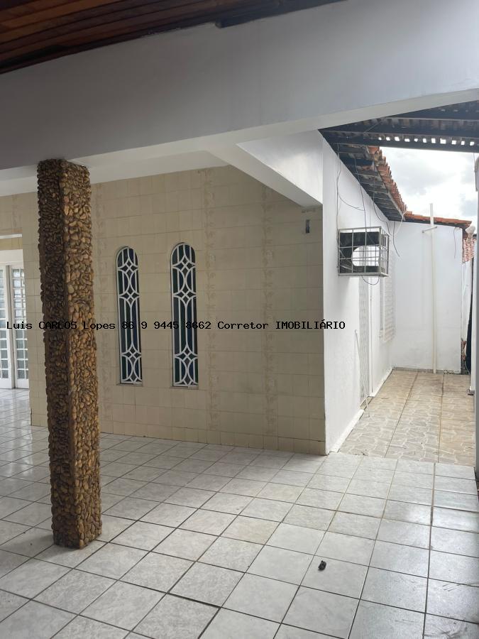 Casa à venda com 4 quartos, 300m² - Foto 3