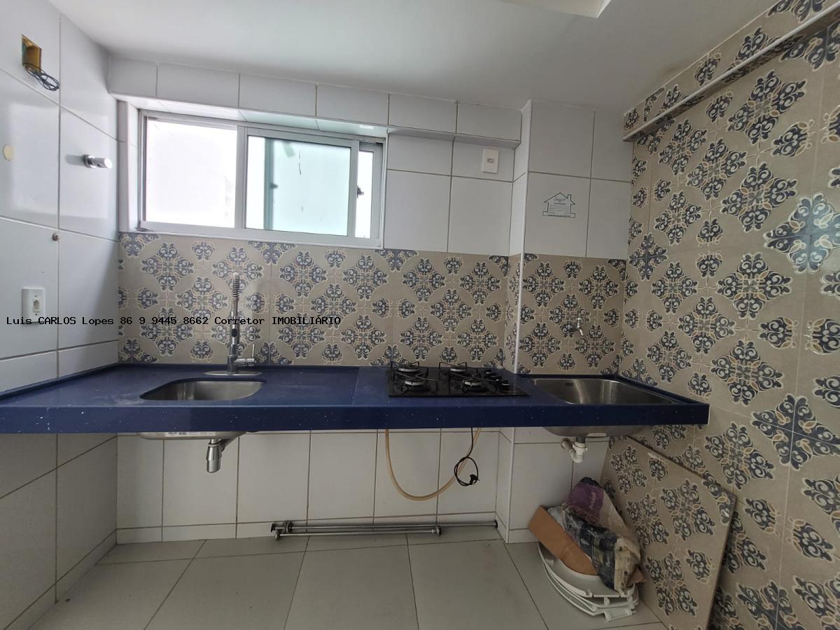 Apartamento à venda com 3 quartos, 67m² - Foto 2