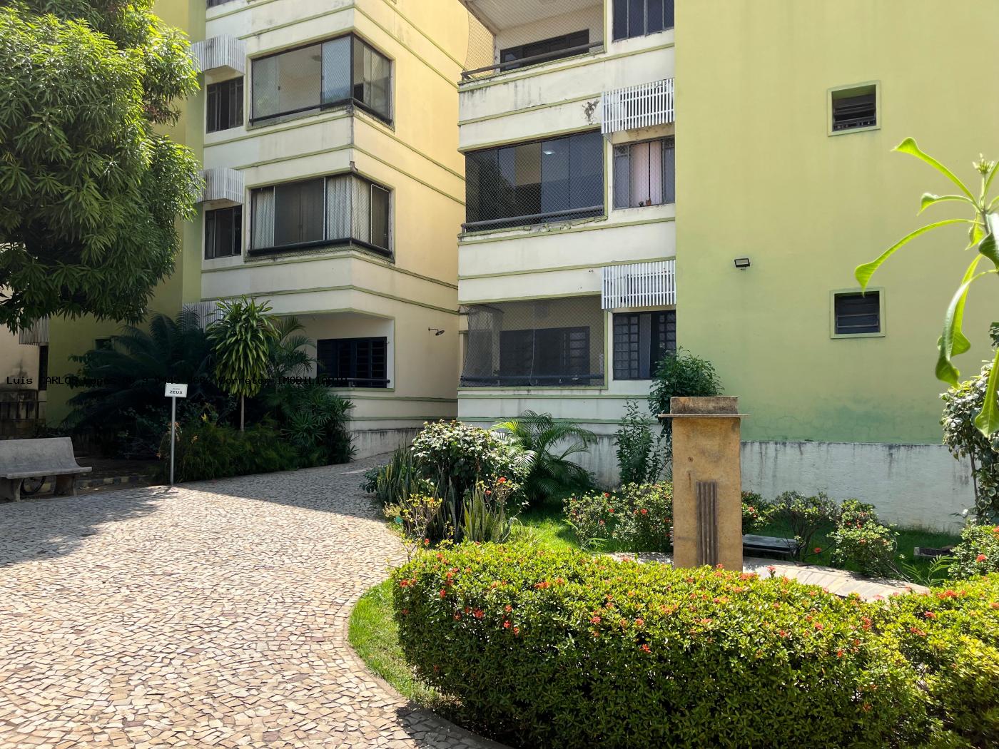 Apartamento à venda com 3 quartos, 77m² - Foto 2