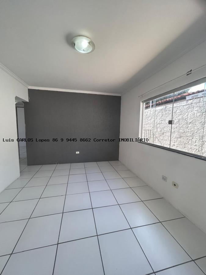 Casa à venda com 3 quartos, 200m² - Foto 4