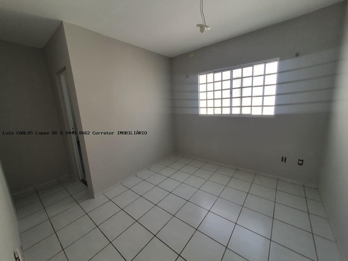 Casa à venda com 3 quartos, 200m² - Foto 4