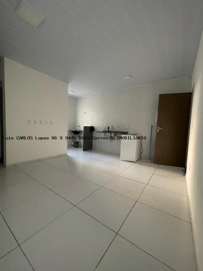 Apartamento à venda com 3 quartos, 60m² - Foto 2