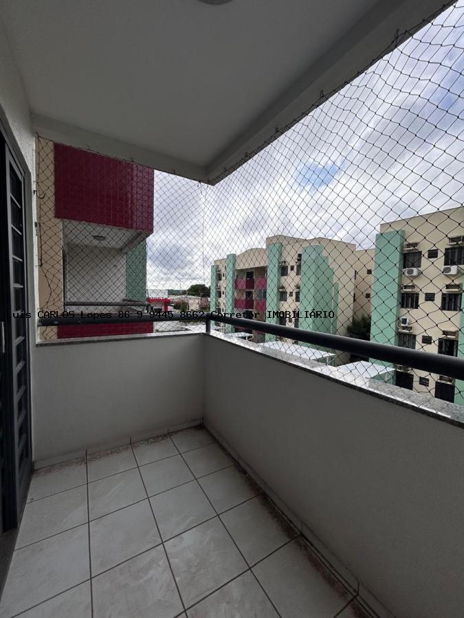 Apartamento à venda com 3 quartos, 77m² - Foto 2